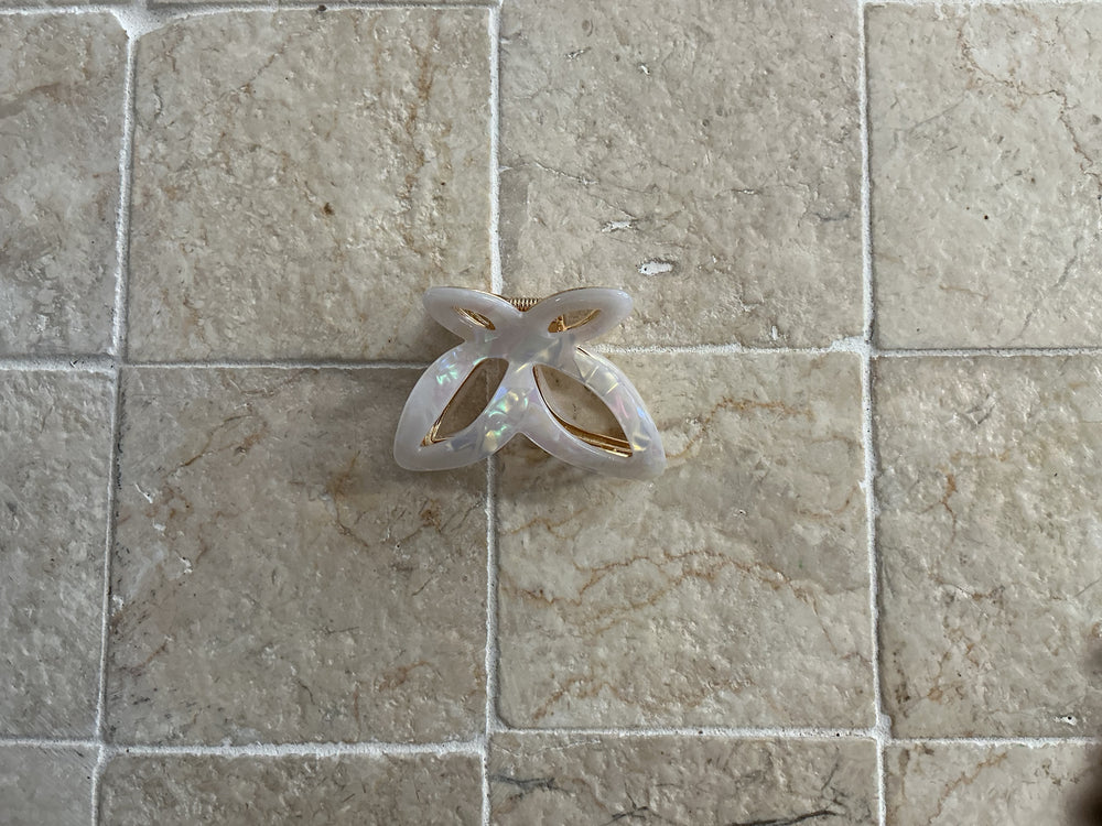 BUTTERFLY CLIP