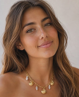 CHARM NECKLACE I SHELL