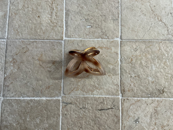 BUTTERFLY CLIP