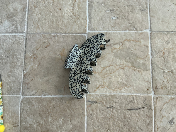 SPECKLED CLIP