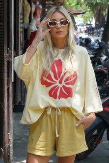 HIBISCUS BOX TEE