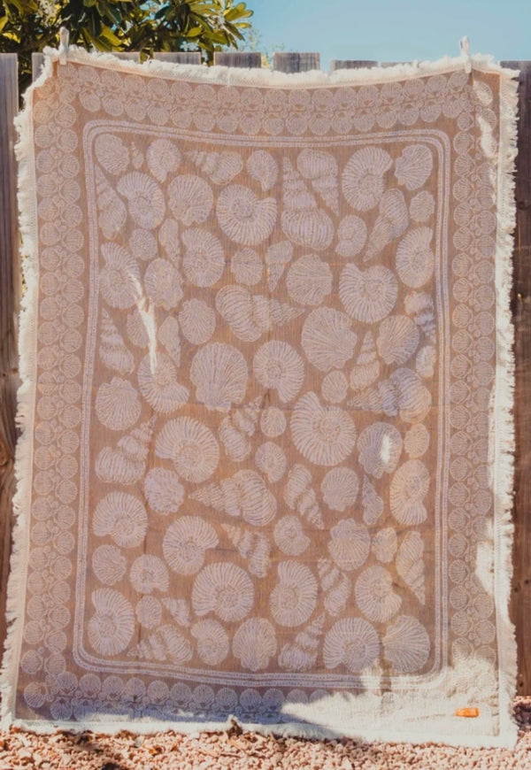 SEASHELL RUG LIGHT BROWN