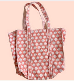THE WEEKENDER TOTE SEASHELL CORAL