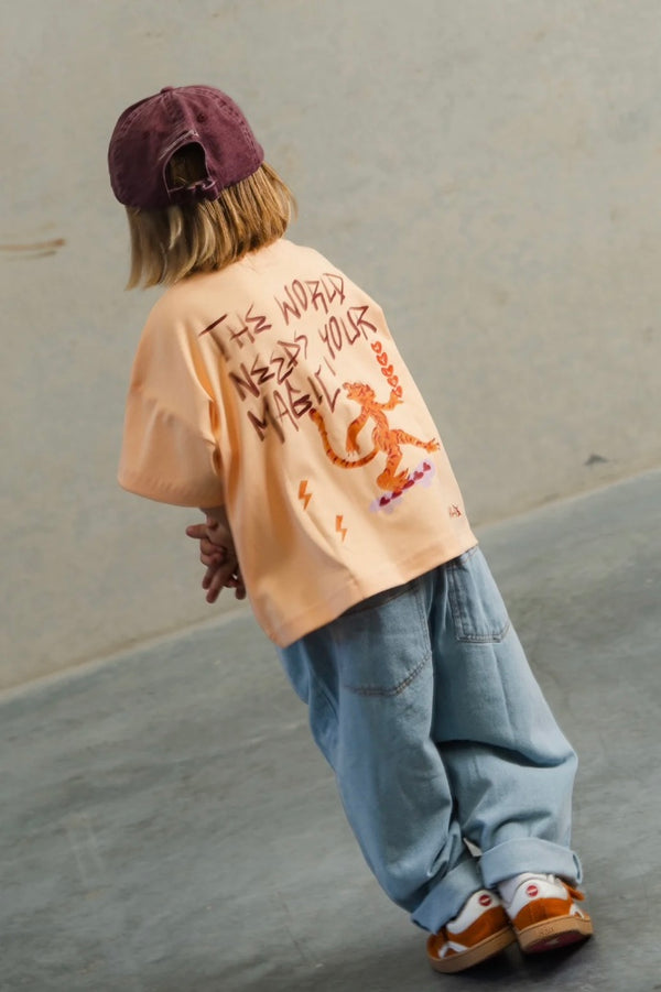 FEEL THE MAGIC TEE