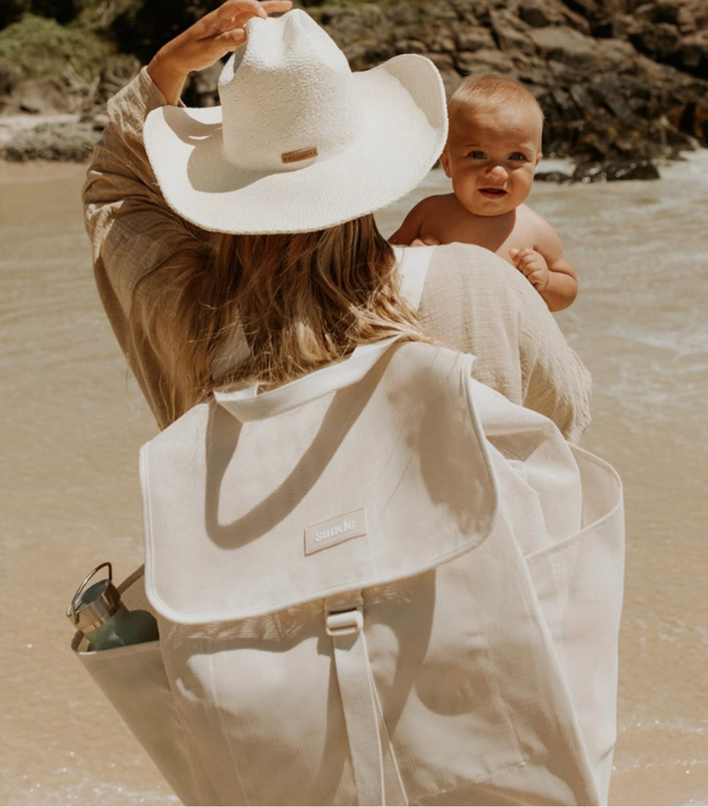 BEACH HAULER MESH BACKPACK | NEUTRAL