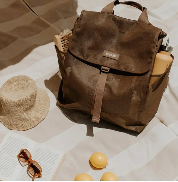 BEACH HAULER MESH BACKPACK | ESPRESSO
