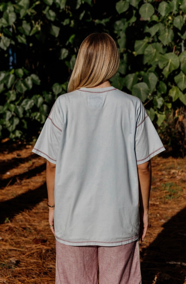 SEA CALLING TEE SKYE