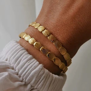 SHELL CUFF