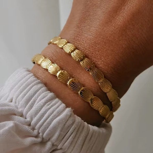 SHELL CUFF