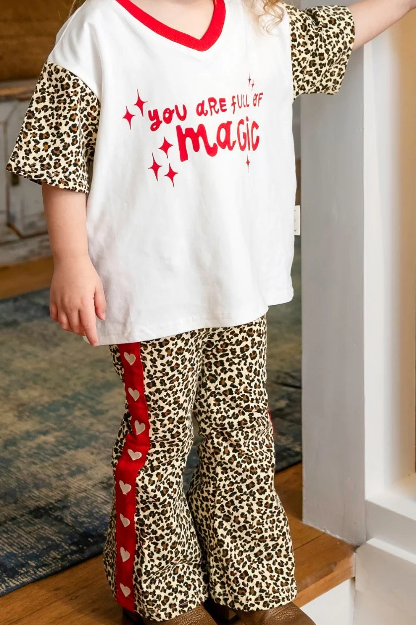 FULL OF MAGIC TEE