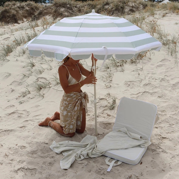 COMPACT BEACH UMBRELLA I SEA SAGE
