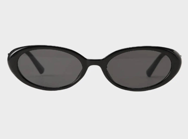 CLEO | BLACK