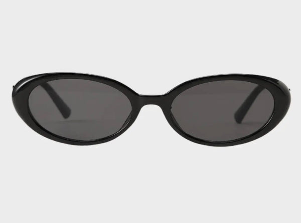 CLEO | BLACK